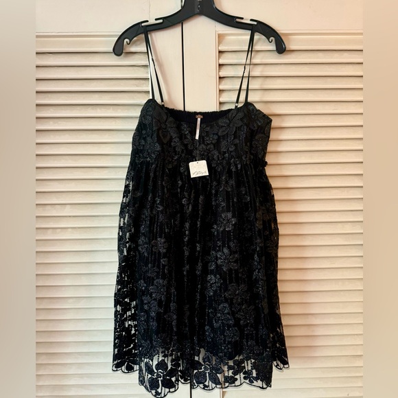 NWT FREE PEOPLE BLACK & SILVER FLORAL LACE BABY-DOLL DRESS SIZE SMALL ORIG $168 - Picture 1 of 7